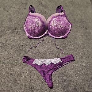 Victoria's Secret Very Sexy Push-up Bra And Panty Set 32DD